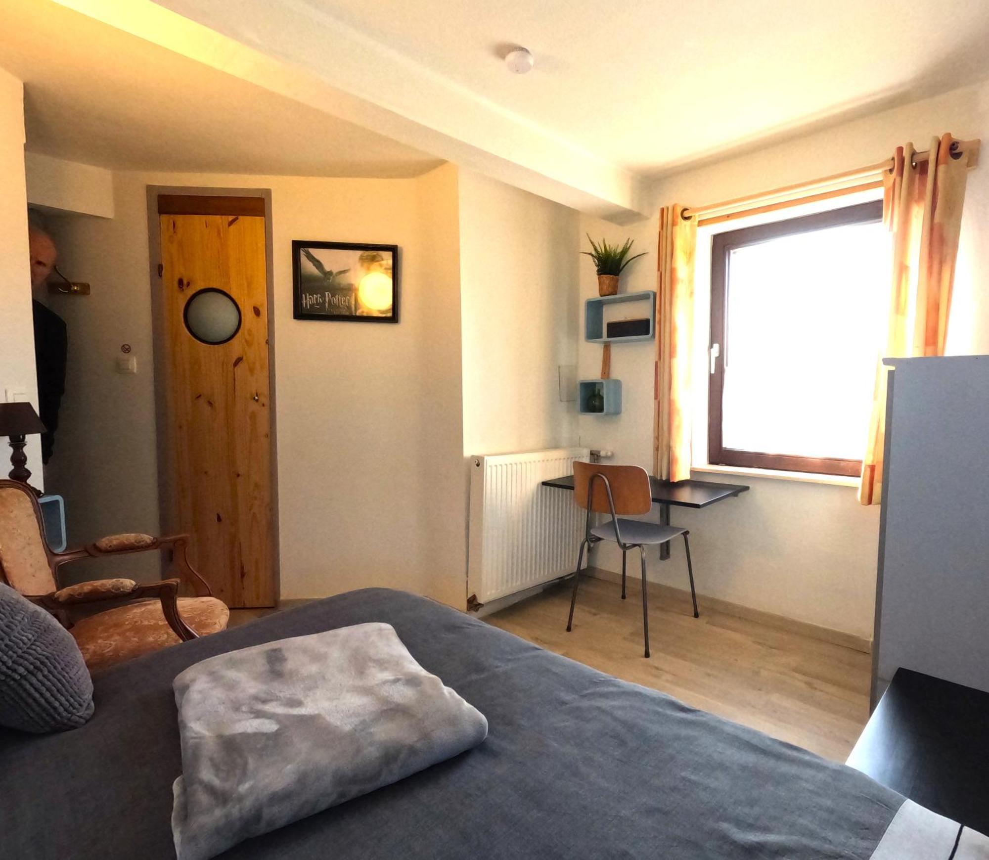 Aux Deux Amis Apartment Ставело Екстериор снимка