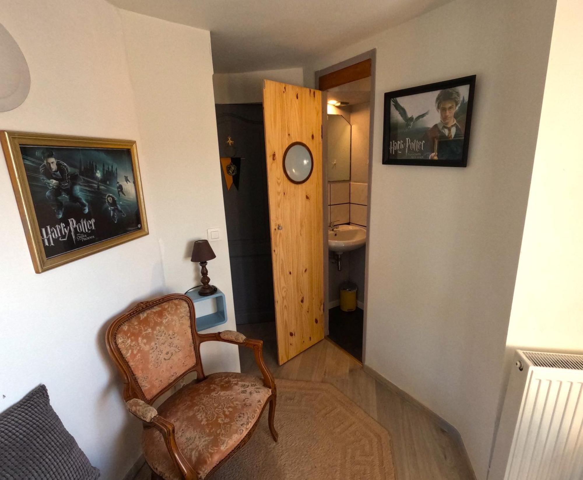 Aux Deux Amis Apartment Ставело Екстериор снимка