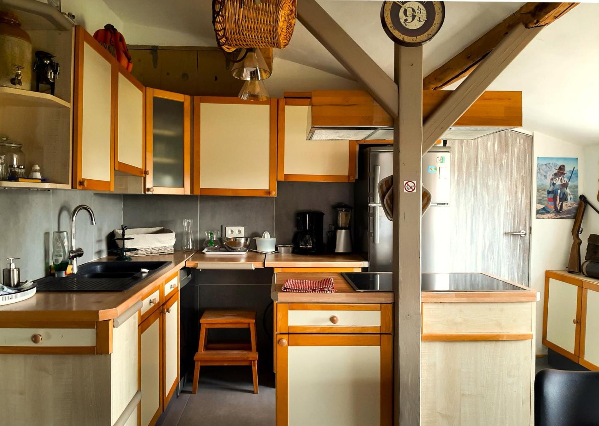 Aux Deux Amis Apartment Ставело Екстериор снимка